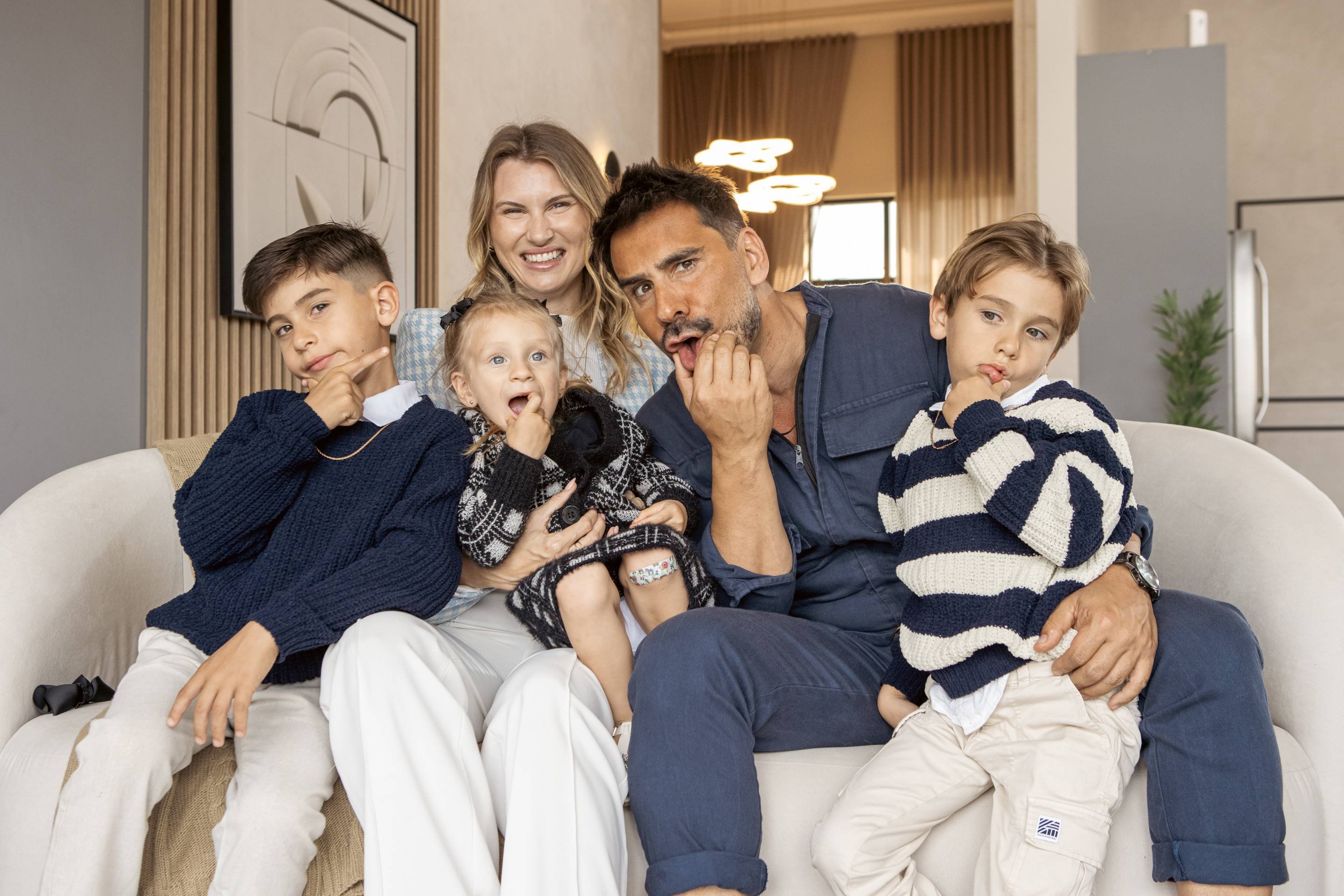 J&uacute;lio Rocha &eacute; casado com Karoline, que est&aacute; &agrave; espera do quarto beb&ecirc;