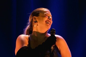 Alice Caymmi: interpretação com toques de rock e pop -  (crédito: Bruno Capelas)