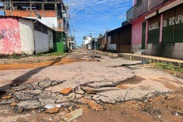 Chuva deixa estragos na rua 2 do Condomínio Privê
- (crédito: Davi Cruz/CB/D.A Press) Chuva deixa estragos na rua 2 do Condomínio Privê
- (crédito: Davi Cruz/CB/D.A Press)