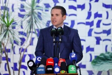 O presidente da Câmara dos Deputados, Hugo Motta (Republicanos-PB), durante coletiva no Salão Verde, ao anunciar prioridades da pauta da semana, incluindo a votação da urgência para atualização do MEI - (crédito: Marina Ramos/Camara dos Deputados) O presidente da Câmara dos Deputados, Hugo Motta (Republicanos-PB), durante coletiva no Salão Verde, ao anunciar prioridades da pauta da semana, incluindo a votação da urgência para atualização do MEI - (crédito: Marina Ramos/Camara dos Deputados)