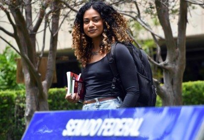  Stefany Serra, 25 anos, decidiu aproveitar este ano para estudar e conquistar uma vaga  -  (crédito:  Ed Alves/CB/DA Press)