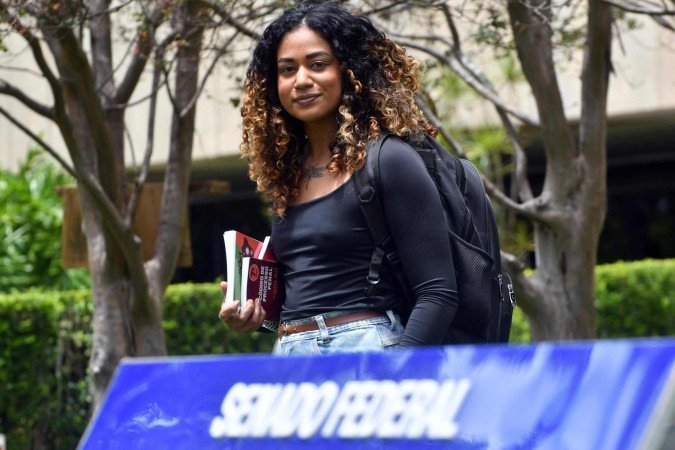  Stefany Serra, 25 anos, decidiu aproveitar este ano para estudar e conquistar uma vaga  -  (crédito:  Ed Alves/CB/DA Press)