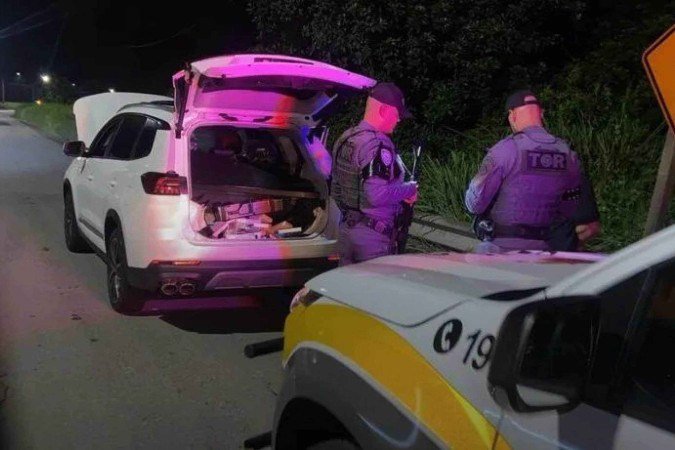 Agente foi abordado após passar pela praça de pedágio sentido São Paulo - (crédito: Divulgação/PM) Agente foi abordado após passar pela praça de pedágio sentido São Paulo - (crédito: Divulgação/PM)