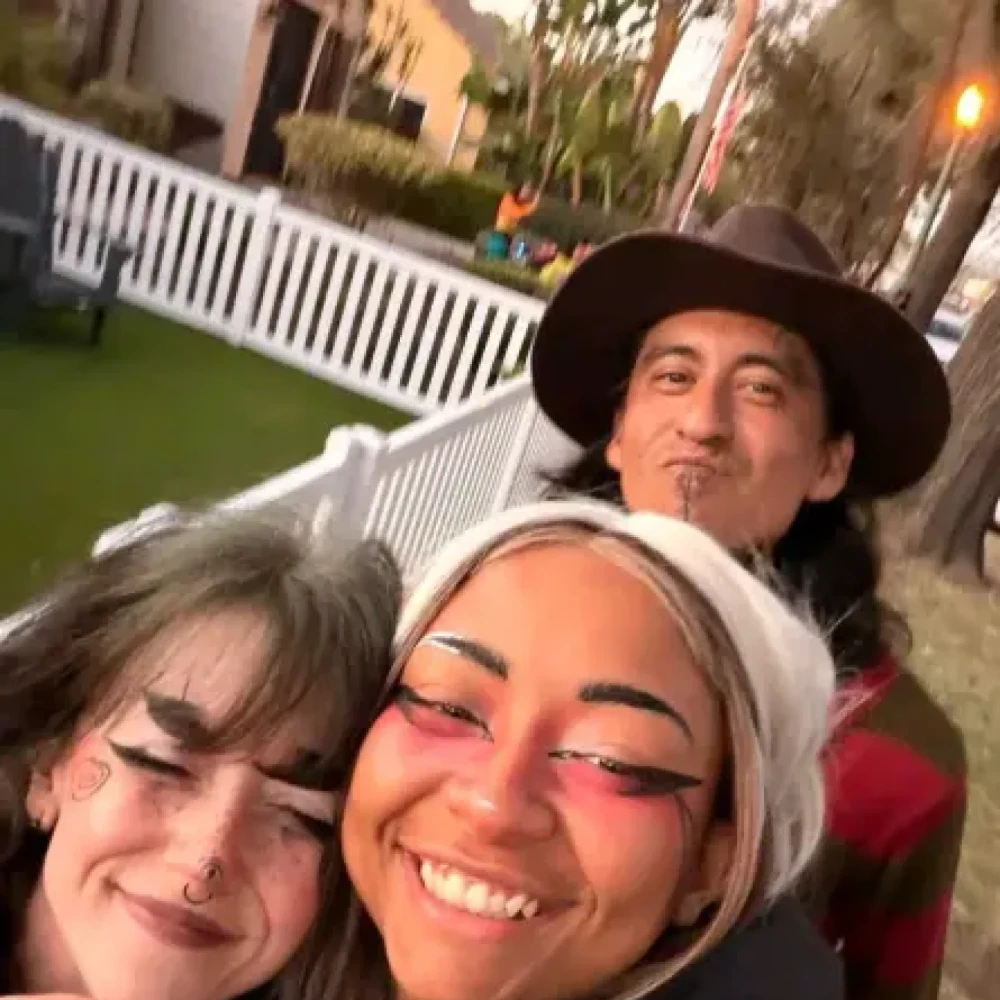 Tricasal Frank Eric Blackcloud , de 40 anos, Tatyana Brown, 33, e Lexi Bowman, 26.