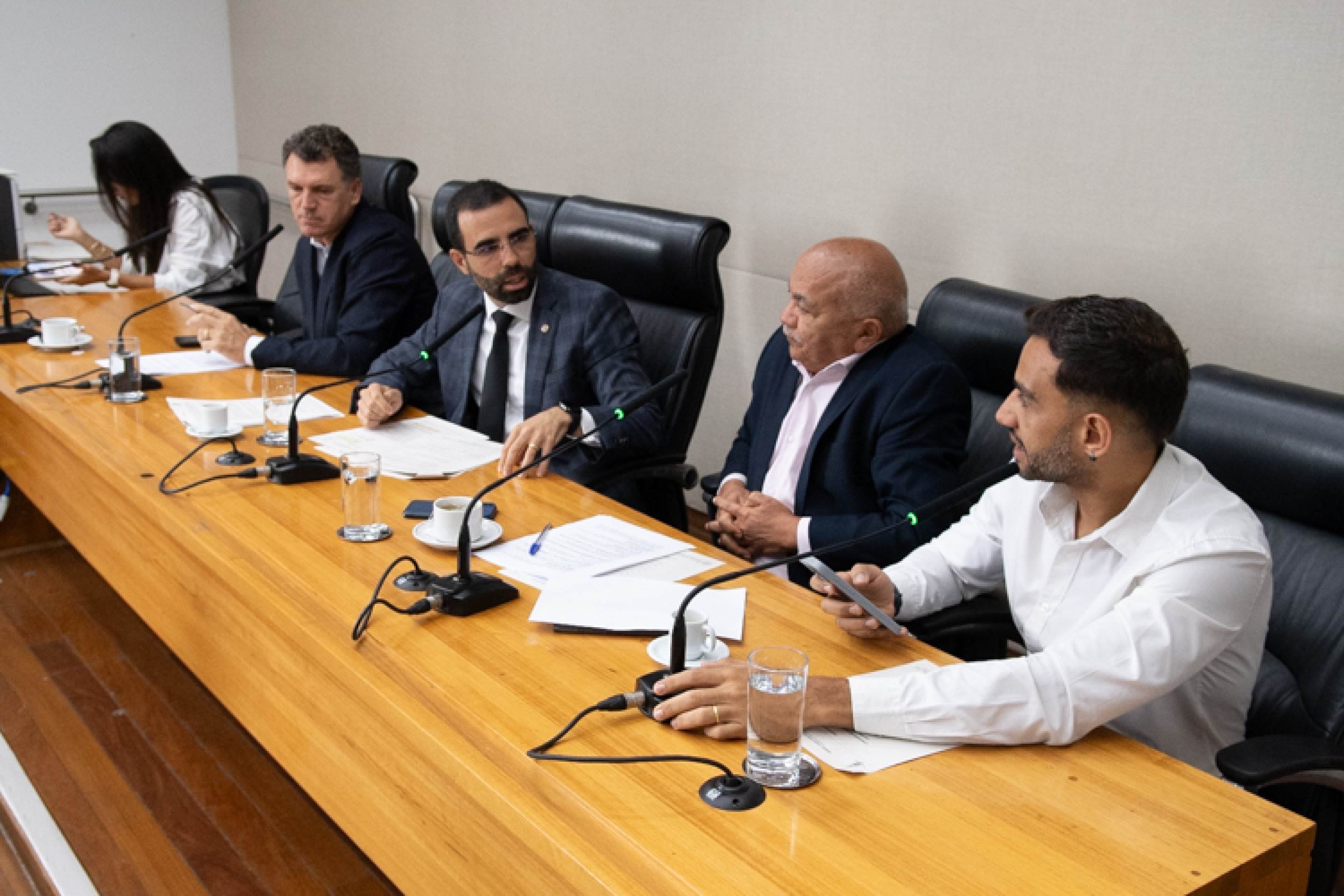 Comissão da CLDF aprova convite ao presidente do BRB para esclarecimentos