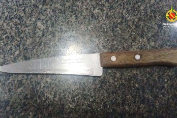 O suspeito perseguiu uma vítima e portava uma faca -  (crédito: Divulgação/PMDF) -O suspeito perseguiu uma vítima e portava uma faca -  (crédito: Divulgação/PMDF)