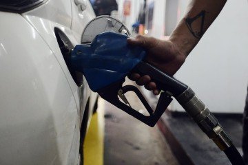  17/03/2026. Crédito: Minervino Júnior/CB/D.A Press. Brasil.  Brasilia - DF.  Posto de combustível na 113 Norte. Racionamento de Diesel -  (crédito: Minervino Júnior/CB/D.A.Press)