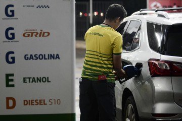 Presidente disse estar atuando para evitar que a escalada de tensões internacionais impacte diretamente o preço dos combustíveis  -  (crédito:  Minervino Júnior/CB)