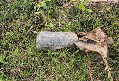 Bomba em Vereda El Amarradero, perto da fronteira entre os países -  (crédito: Wilmar Garzon Melendes/AFP) -Bomba em Vereda El Amarradero, perto da fronteira entre os países -  (crédito: Wilmar Garzon Melendes/AFP)