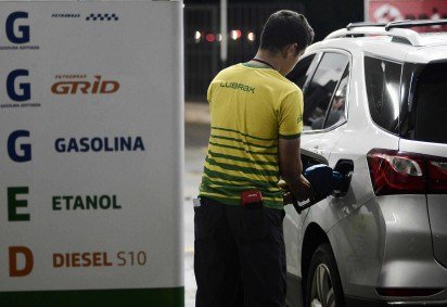 Presidente disse estar atuando para evitar que a escalada de tensões internacionais impacte diretamente o preço dos combustíveis  -  (crédito:  Minervino Júnior/CB) -Presidente disse estar atuando para evitar que a escalada de tensões internacionais impacte diretamente o preço dos combustíveis  -  (crédito:  Minervino Júnior/CB)