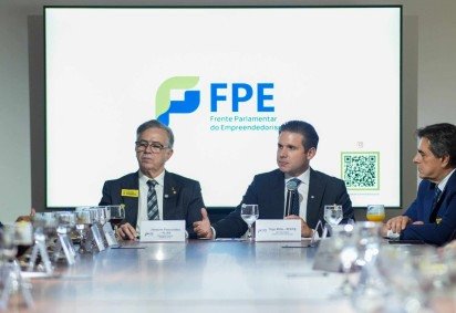Em encontro com parlamentares e representantes do setor produtivo na FPE, Hugo Motta promete debate ampliado na Câmara sobre redução da jornada 6x1 -  (crédito: Divulgação/Frente Parlamentar do Empreendedorismo) -Em encontro com parlamentares e representantes do setor produtivo na FPE, Hugo Motta promete debate ampliado na Câmara sobre redução da jornada 6x1 -  (crédito: Divulgação/Frente Parlamentar do Empreendedorismo)