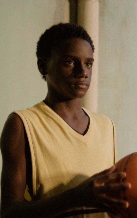 Narciso: longa estrada silenciosa de um menino rejeitado -  (crédito: Mamadou Dipo/ Divulgação)