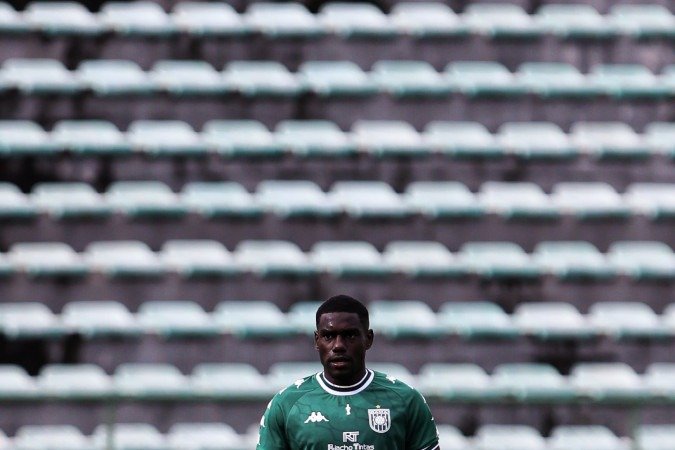 Zulu vive segunda passagem pelo Gama e assumiu titularidade na zaga