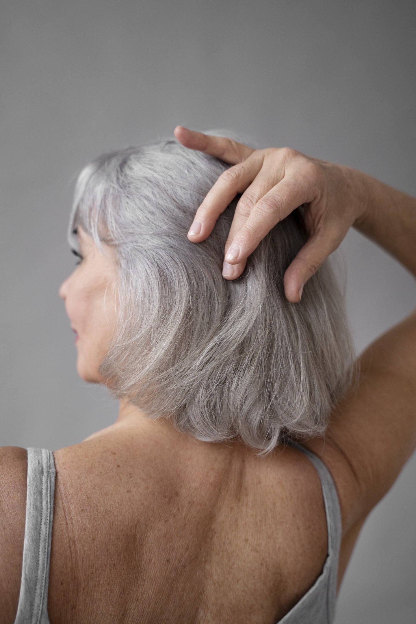 O que significa sonhar que tem cabelo branco, segundo a psicologia