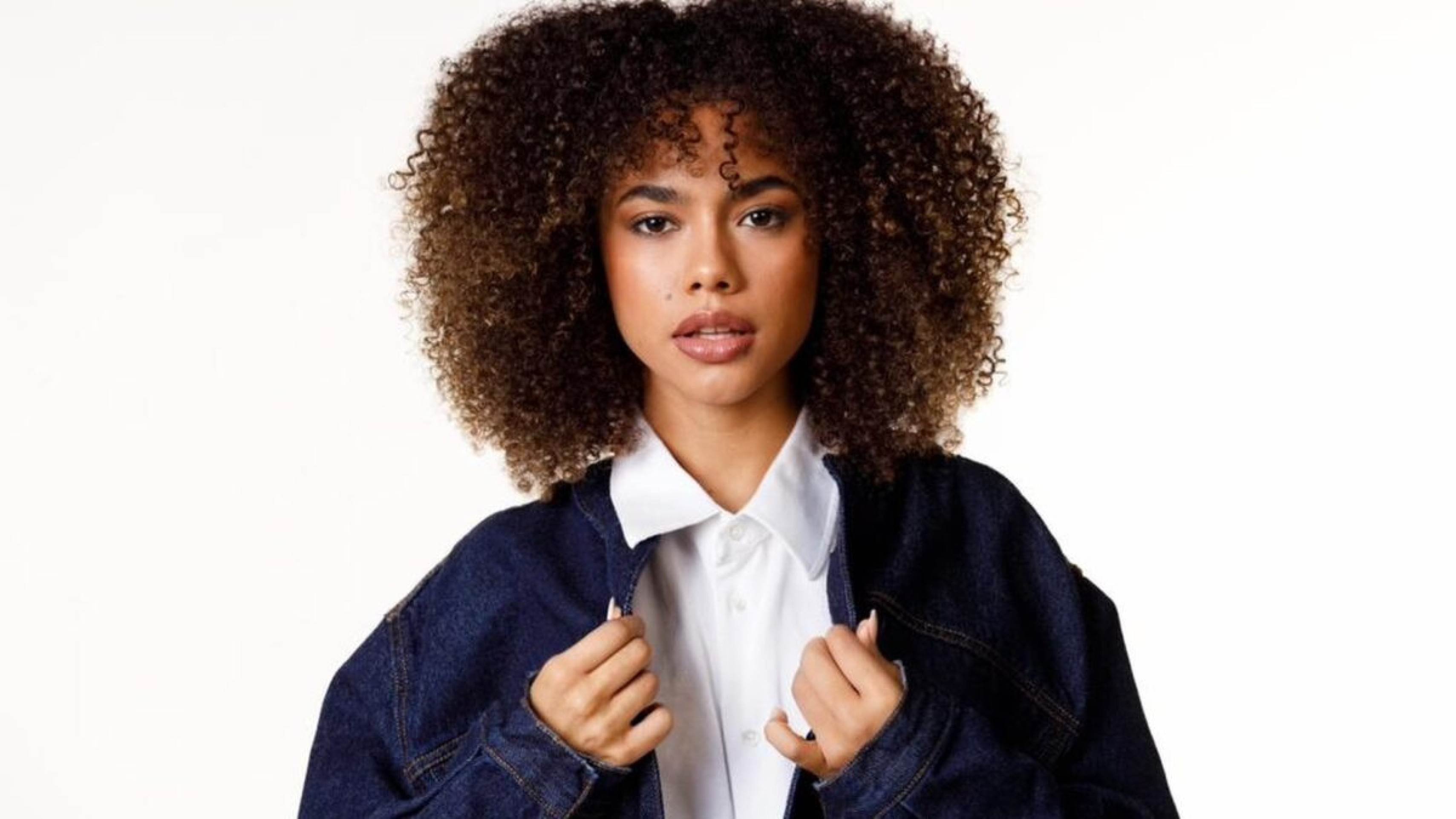 Alana Cabral fala sobre 'Três Graças' e revela cena mais difícil da novela -  (crédito: Observatorio dos Famosos)