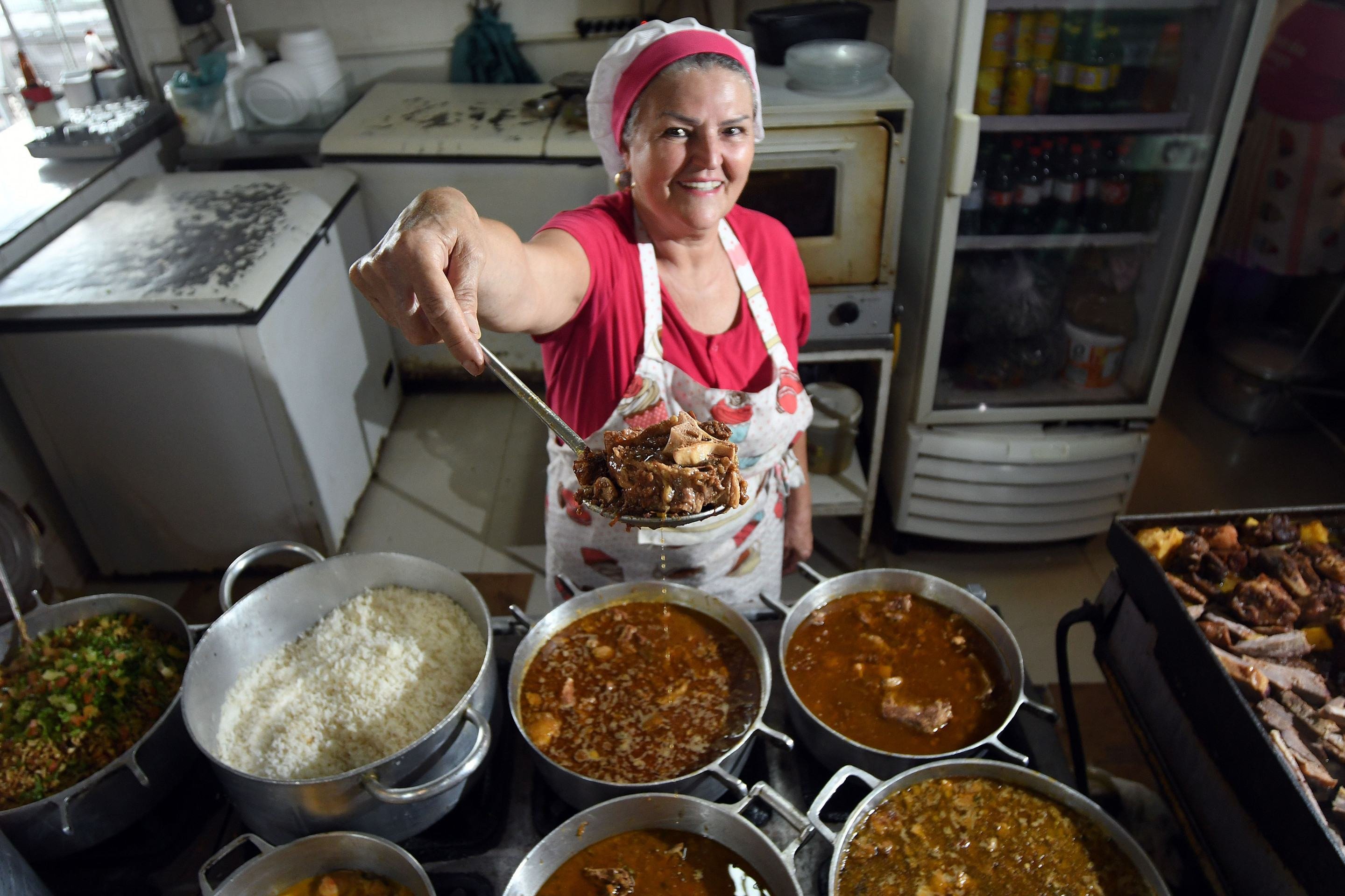 Entre sabores e afetos: comida da Feira da Ceilândia reúne cultura e memória