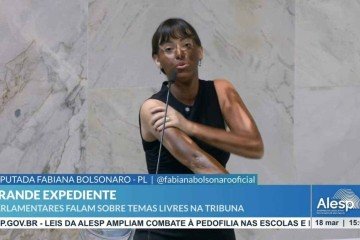 Fabiana de Lima Barroso adotou sobrenome 'Bolsonaro' como identificação política -  (crédito: Reprodução/Alesp)