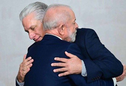 Cuba vive uma crise econômica e energética agravada pelo recrudescimento das sanções impostas pelos Estados Unidos -  (crédito: REUTERS/Norlys Perez) -Cuba vive uma crise econômica e energética agravada pelo recrudescimento das sanções impostas pelos Estados Unidos -  (crédito: REUTERS/Norlys Perez)