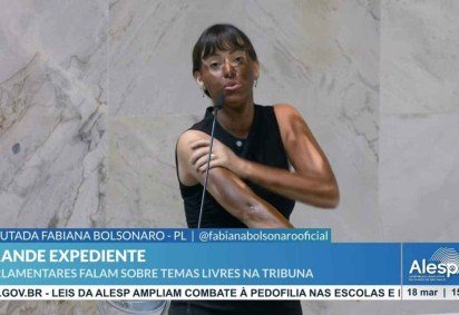 Fabiana de Lima Barroso adotou sobrenome 'Bolsonaro' como identificação política -  (crédito: Reprodução/Alesp)