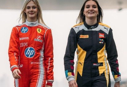 Rachel Robertson dirige o carro PUMA, da equipe britânica Hitech -  (crédito: BBC) -Rachel Robertson dirige o carro PUMA, da equipe britânica Hitech -  (crédito: BBC)
