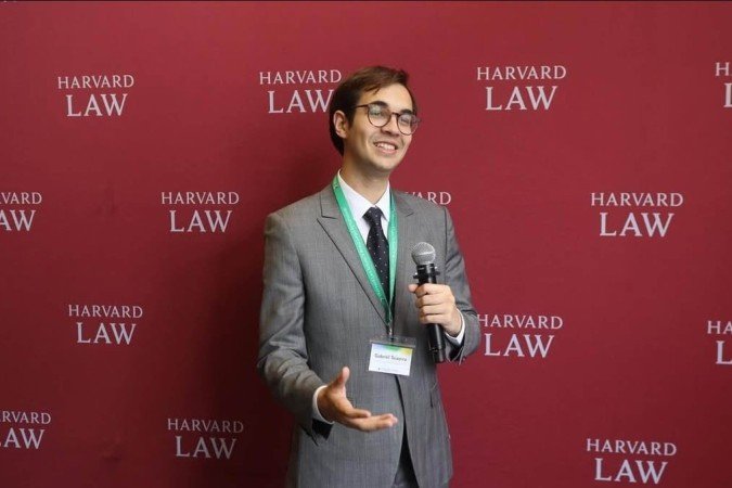  Eixo Capital. Gabriel Rodrigues Teixeira, filho da ministra Daniela Teixeira, do STJ