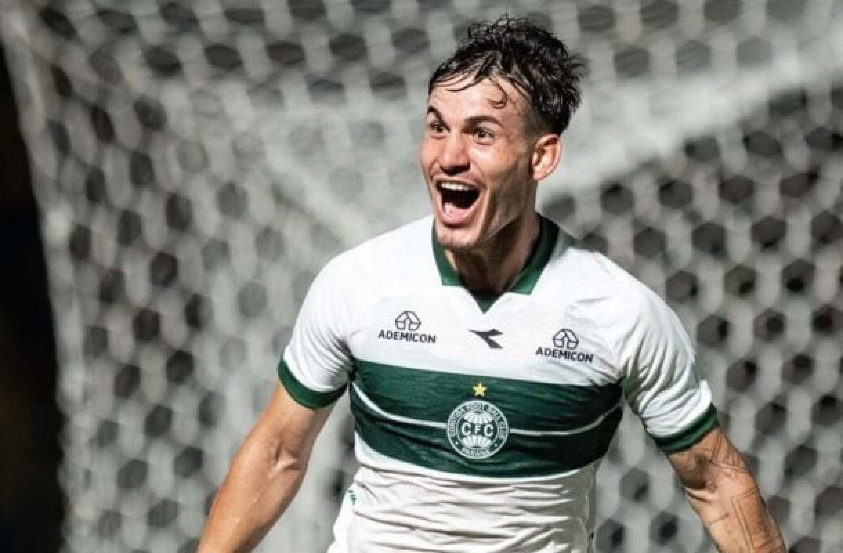 Lavega comemora o gol do Coritiba na vitória contra o Mirassol -  (crédito: Foto: JP Pacheco / Coritiba)
