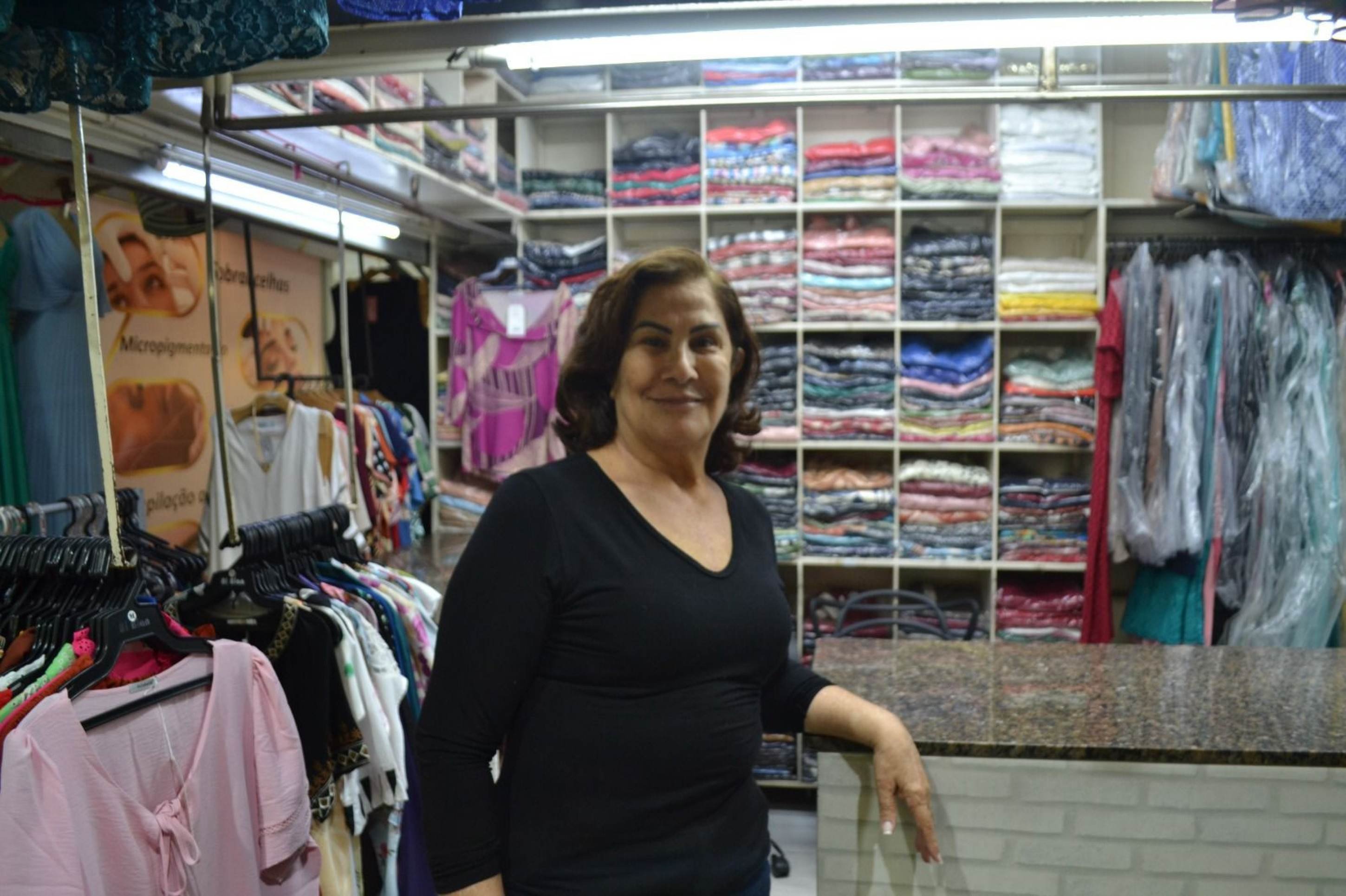  Misshad Mohamed comercializa roupas de festa