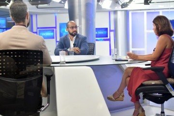  19/03/2026. Credito: Ed Alves/CB/DA Press. Cidades. Rafael Sales*, fisioterapeuta especialista em disfunção temporomandibular (DTM), é o entrevistado do CB.Saúde desta quinta-feira. Na bancada: Sibele Negromonte e Ronayre Nunes  -  (crédito: Ed Alves/CB/DA Press)