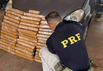 PRF intercepta carregamento de maconha escondido em carro  -  (crédito: Divulgação/ PRF) -PRF intercepta carregamento de maconha escondido em carro  -  (crédito: Divulgação/ PRF)