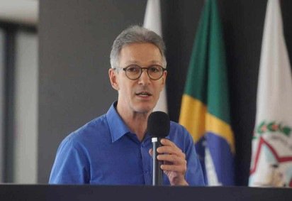 Romeu Zema deixa o governo de Minas neste domingo (22) para lançar pré-candidatura à Presidência -  (crédito: ALEXANDRE GUZANSHE/EM/D.A.PRESS)