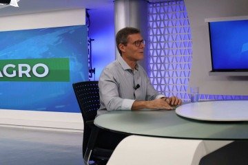 Cleison Duval, presidente da Emater. Na bancada, os jornalistas Sibele Negromonte e Marcelo Agner
       -  (crédito:  Bruna Gaston CB/DA Press)