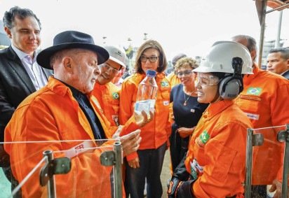 Petrobras anunciou investimento de R$ 9 bilhões na Refinaria Gabriel Passos, em Betim, Minas Gerais -  (crédito: Ricardo Stuckert/PR) -Petrobras anunciou investimento de R$ 9 bilhões na Refinaria Gabriel Passos, em Betim, Minas Gerais -  (crédito: Ricardo Stuckert/PR)