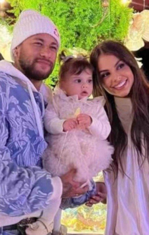 Amanda Kimberlly deixa casa dada por Neymar e motivo sinistro vem à tona -  (crédito: Instagram)