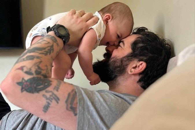 Leonardo Luccisano e o filho: Foi um privilégio que fez toda diferença para minha família -  (crédito: Arquivo Pessoal)