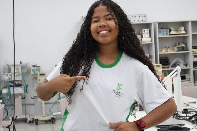 Emanuelle deseja, no futuro, ajudar pessoas da sua periferia
      