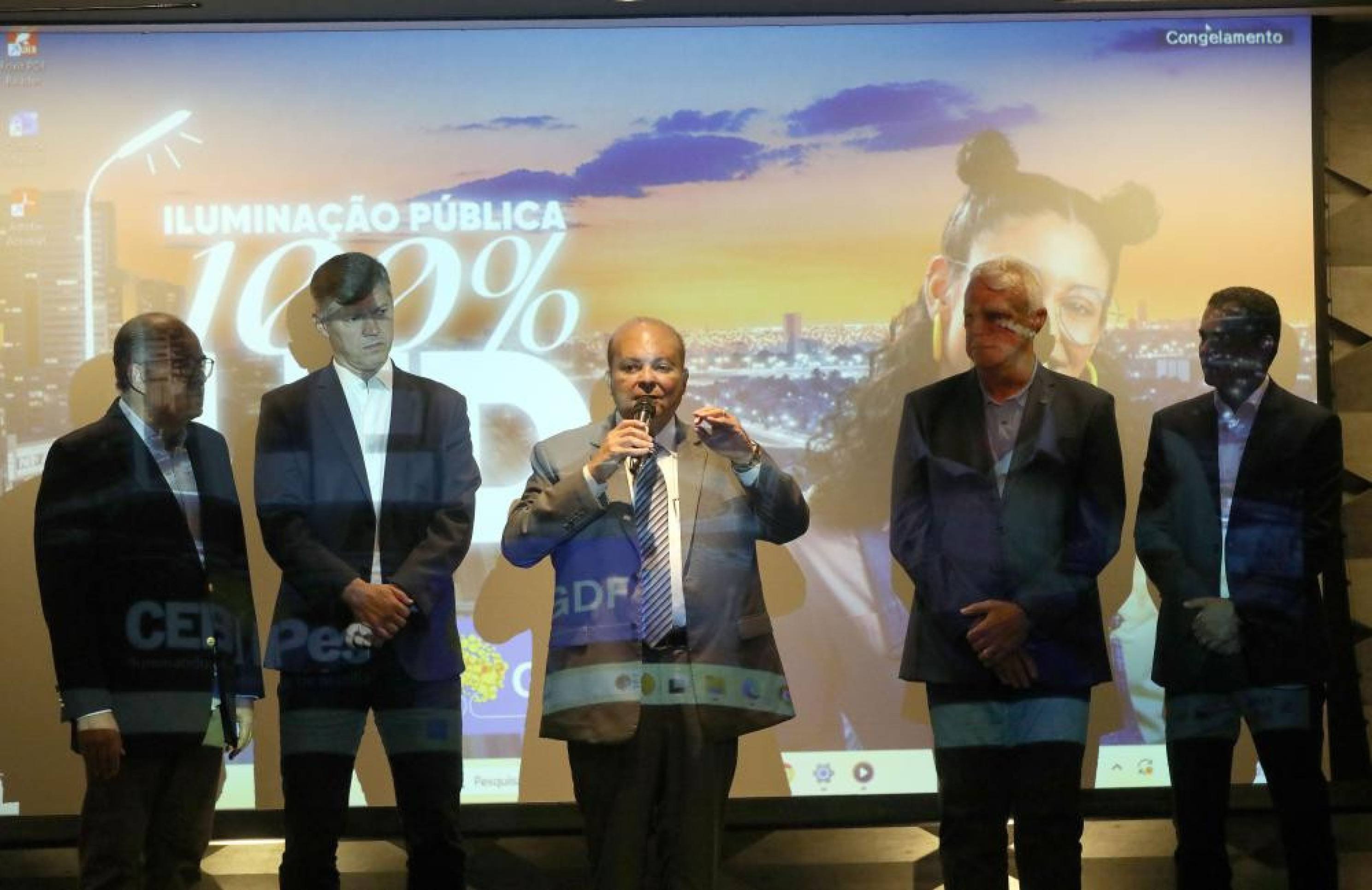 Governo do DF conclui projeto de modernização da iluminação pública