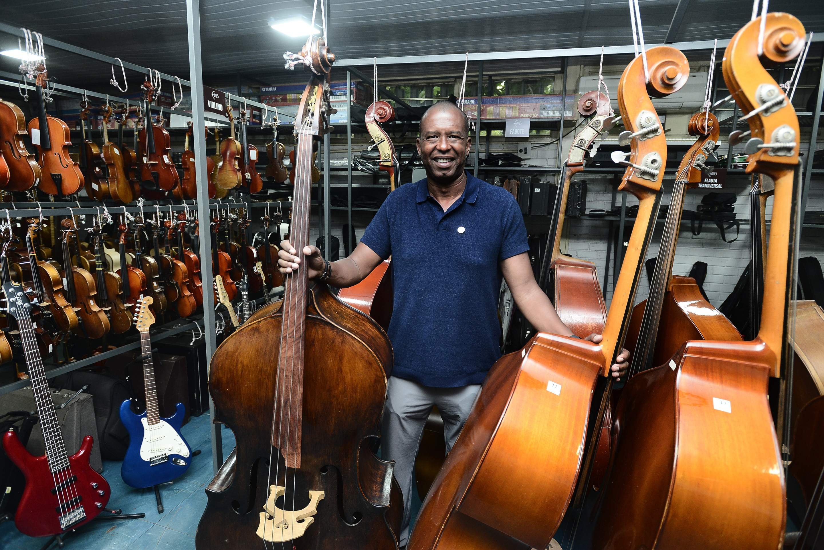 Davson de Sousa &eacute; diretor da Escola  de M&uacute;sica de Bras&iacute;lia h&aacute; cinco anos