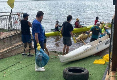 A Associação dos Servidores do Senado Federal realizou ontem o Dia de Limpeza da Orla. A iniciativa buscou chamar a atenção para os impactos do descarte de lixos no Lago Paranoá.
  -  (crédito: Jailson R. Sena) -A Associação dos Servidores do Senado Federal realizou ontem o Dia de Limpeza da Orla. A iniciativa buscou chamar a atenção para os impactos do descarte de lixos no Lago Paranoá.
  -  (crédito: Jailson R. Sena)