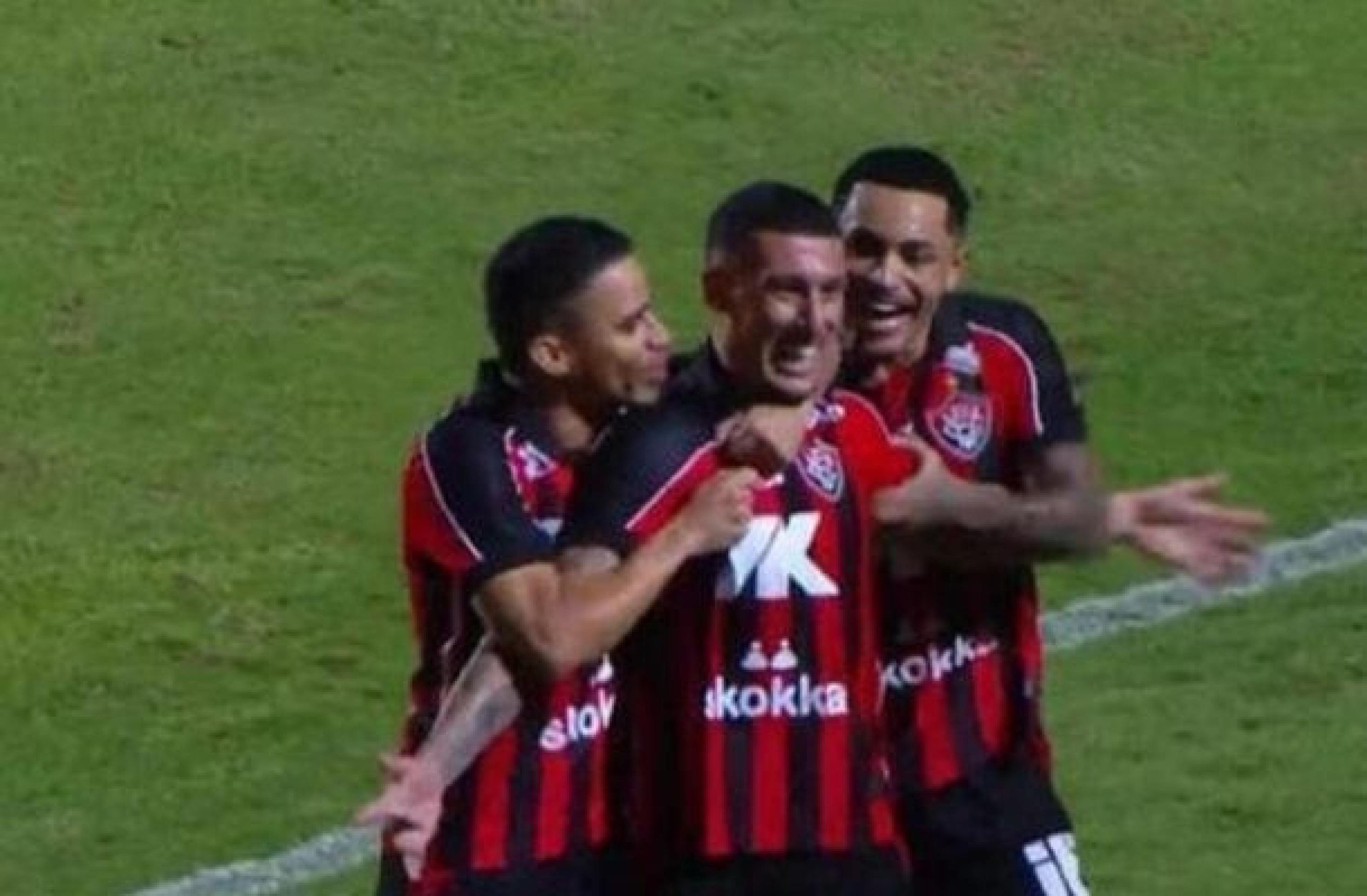 Baralhas comemora gol do Vitória - (crédito: Foto: Reprodução / Premiere) Baralhas comemora gol do Vitória - (crédito: Foto: Reprodução / Premiere)