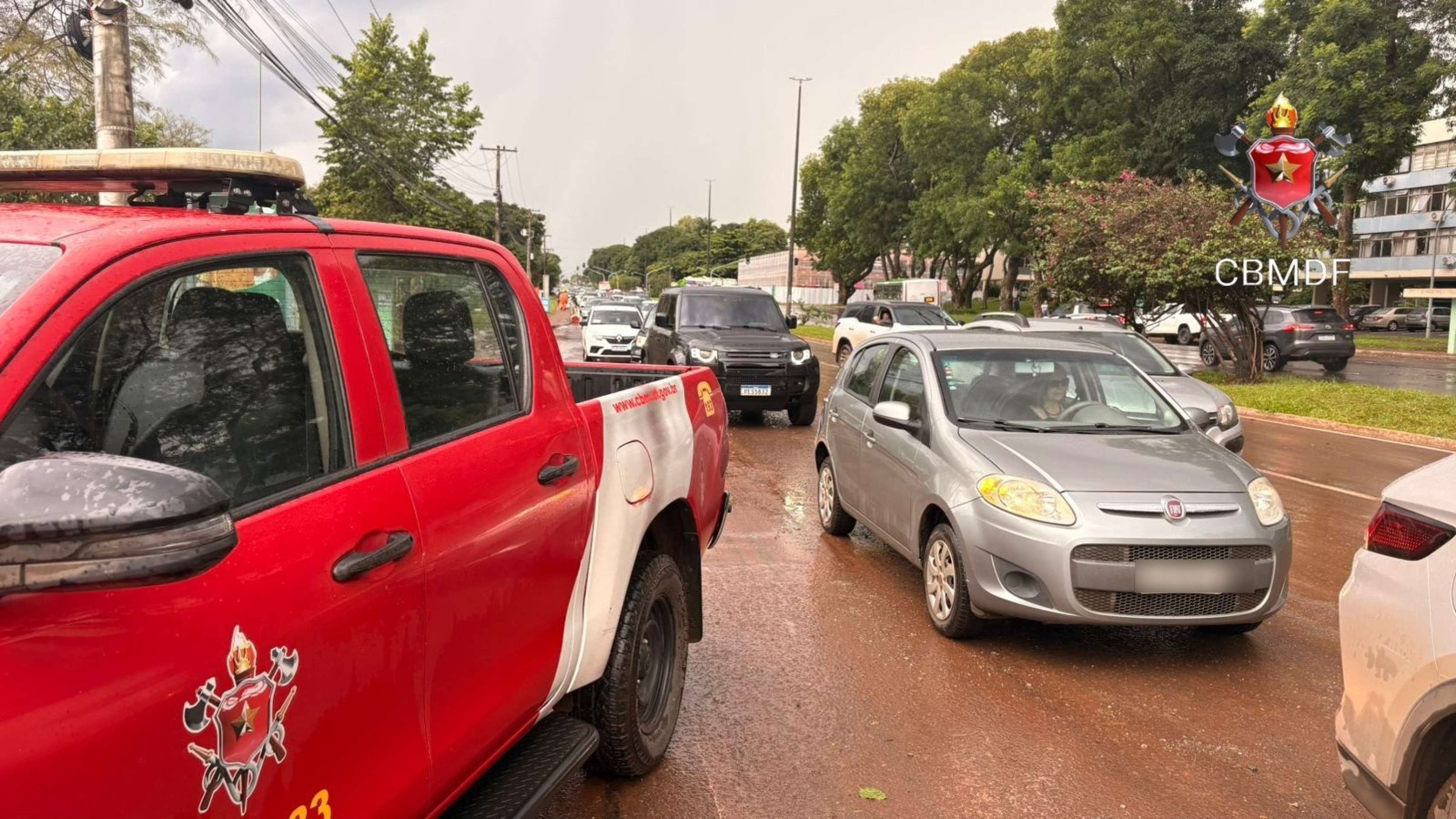 Chuvas intensas causam estragos no DF