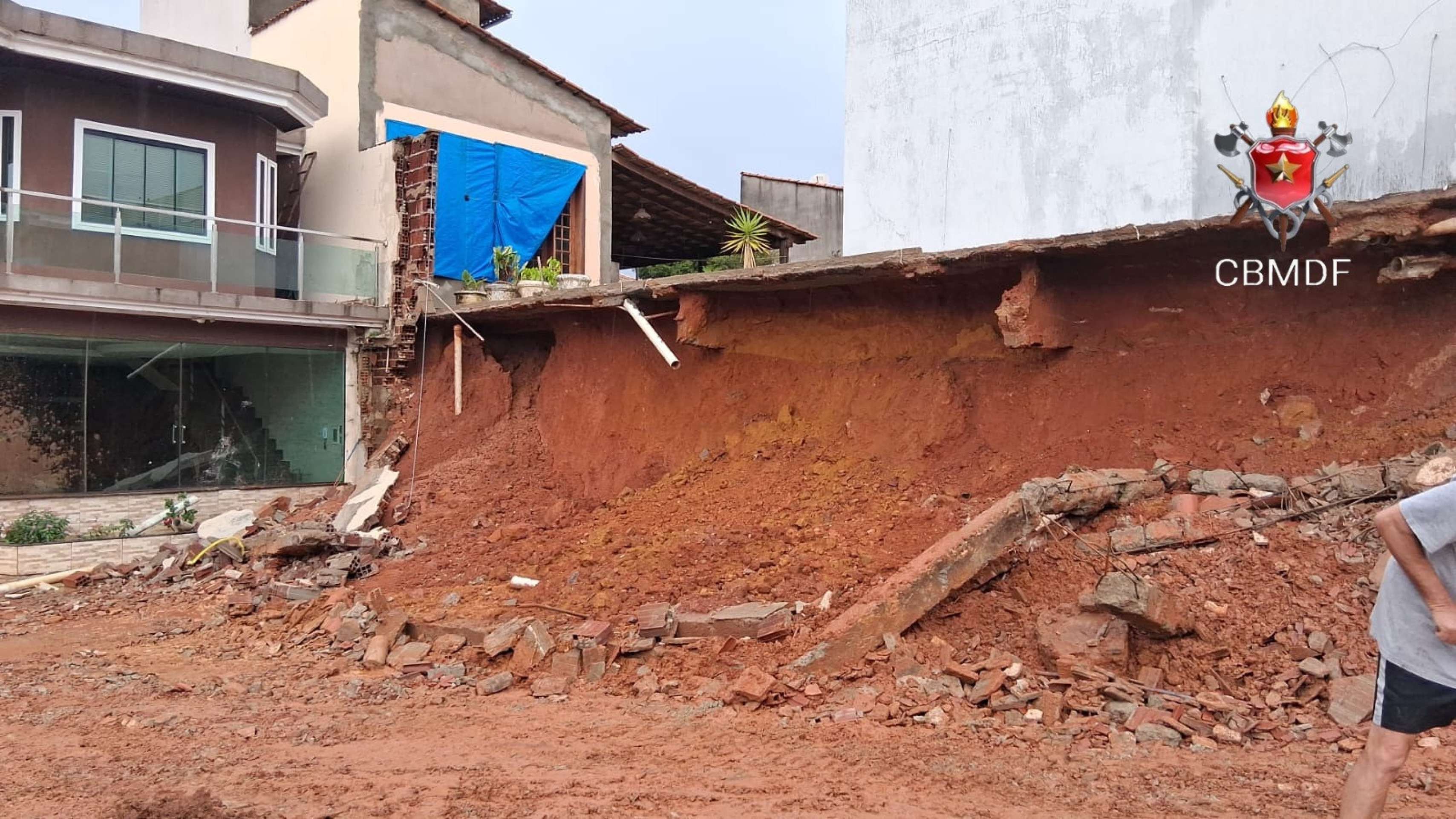 Chuvas intensas causam estragos no DF