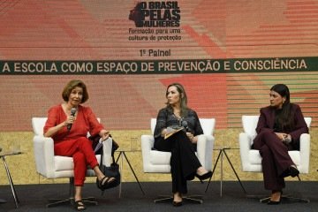  24/03/2026 Crédito: Marcelo Ferreira/CB/D.A Press. Brasil. Brasília - DF -  Debate - O Brasil pelas mulheres: Formação para uma cultura de proteção. Mariana Niederauer ( jornalista do Correio Braziliense),  Lia Zanotta Machado ( Professora de antropologia e pesquisadora do NEPeM/UnB ), Katharine Bernardes ( Diretora executiva da Escola Multi-integral ), Camila Guerin (  Juiza do TJRJ e Presidente do Forum Nacional  de Juízas e Juízes de Violência com a Mulher) e Adriana Bernardes ( jornalista do Correio Braziliense) -  (crédito:  Marcelo Ferreira/CB/D.A Press)
