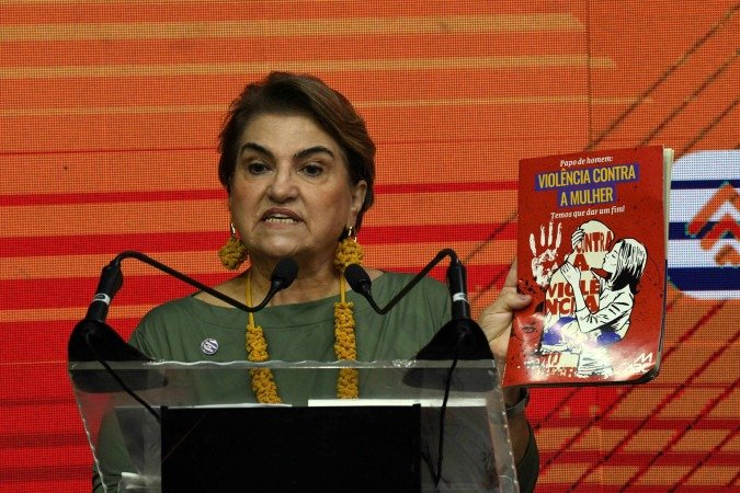 Ministra durante o debate do Correio Ministra durante o debate do Correio