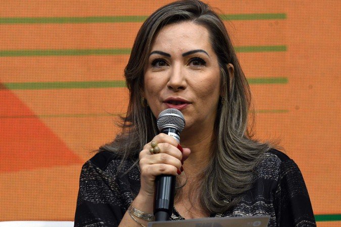 "A escola &eacute; rotina, linguagem, v&iacute;nculo e exemplo. &Eacute; um lugar onde constru&iacute;mos, com mais for&ccedil;a do que qualquer discurso, uma cultura", Katharine Bernardes (Diretora executiva da Escola Multi-integral )