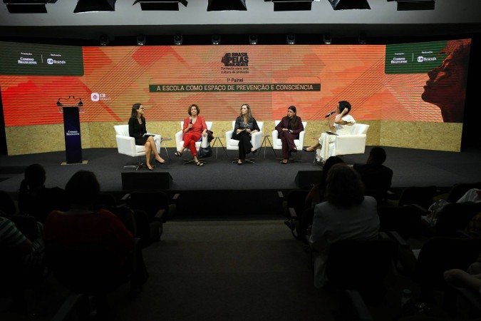  24/03/2026 Crédito: Marcelo Ferreira/CB/D.A Press. Brasil. Brasília - DF -  Debate - O Brasil pelas mulheres: Formação para uma cultura de proteção. Mariana Niederauer ( jornalista do Correio Braziliense),  Lia Zanotta Machado ( Professora de antropologia e pesquisadora do NEPeM/UnB ), Katharine Bernardes ( Diretora executiva da Escola Multi-integral ), Camila Guerin (  Juiza do TJRJ e Presidente do Forum Nacional  de Juízas e Juízes de Violência com a Mulher) e Adriana Bernardes ( jornalista do Correio Braziliense)