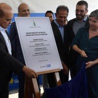 Ibaneis inaugurou a praça ao lado de Zelinda Pestana, viúva do jornalista -  (crédito:  Marcelo Ferreira/CB/D.A Press)