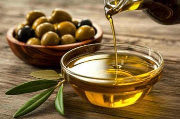 Anvisa proíbe marca de azeite extravirgem por fraude na composição
 -  (crédito: Reprodução/Canva)