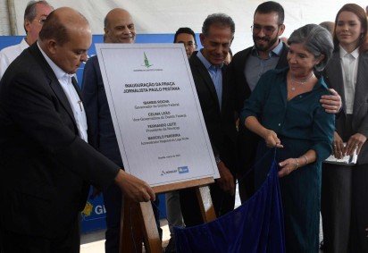 Ibaneis inaugurou a praça ao lado de Zelinda Pestana, viúva do jornalista -  (crédito:  Marcelo Ferreira/CB/D.A Press)