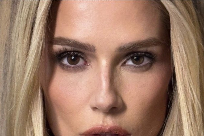 Deborah Secco optou pelo transplante de sobracelha