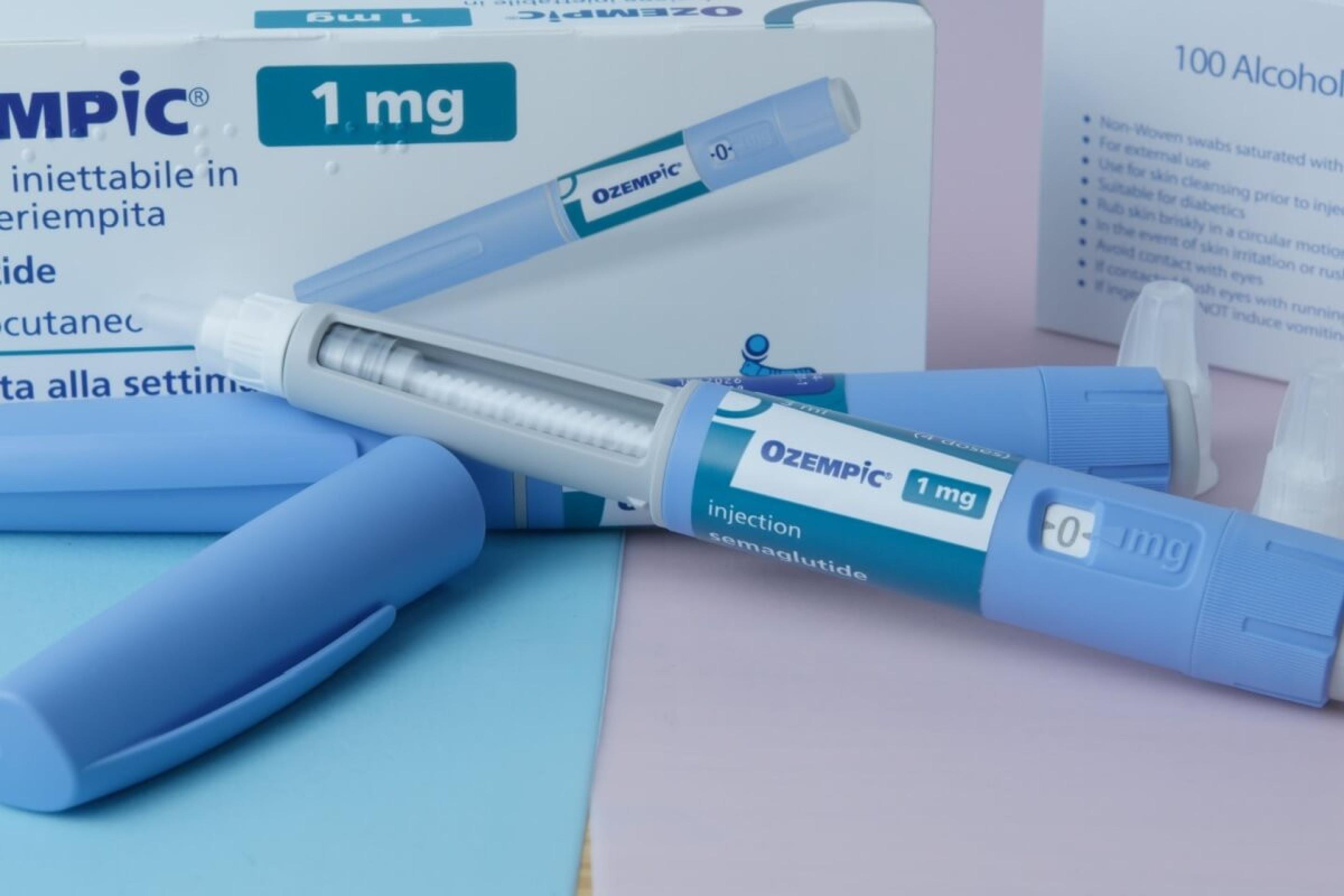 Mudanças no organismo provocadas pelo uso das canetas emagrecedoras podem impactar diretamente a saúde bucal (Imagem: Starmarpro | Shutterstock) - (crédito: EdiCase) Mudanças no organismo provocadas pelo uso das canetas emagrecedoras podem impactar diretamente a saúde bucal (Imagem: Starmarpro | Shutterstock) - (crédito: EdiCase)